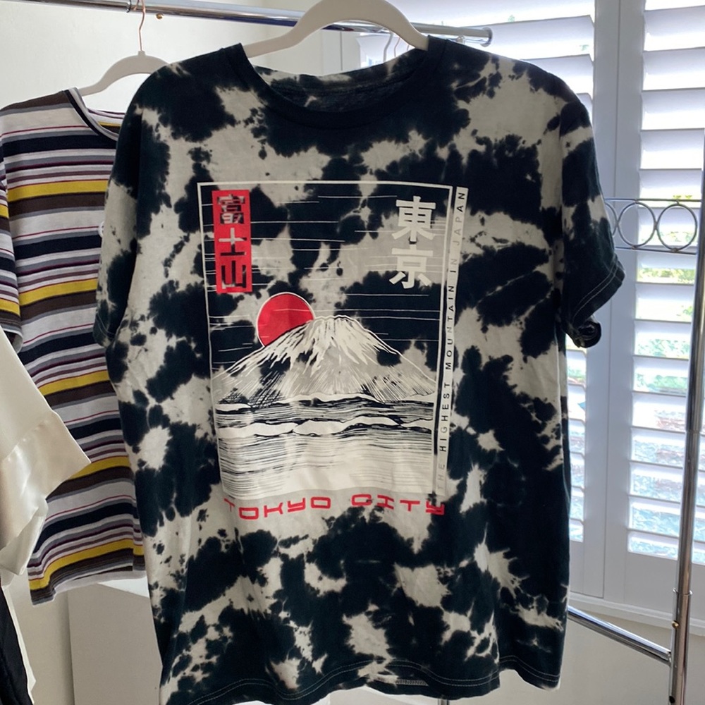 Artists union graphic Japanese print japan tee tie dye